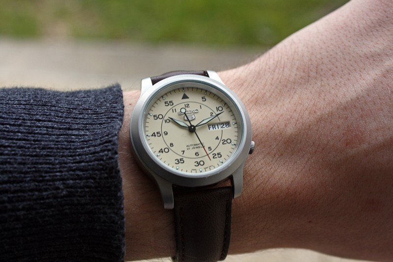 seiko 5 military beige