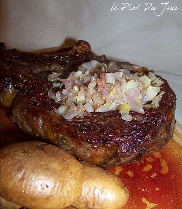 Côte de boeuf dans la cheminée (ou au four) Recette de Côte de boeuf grillée, échalote chemisée
