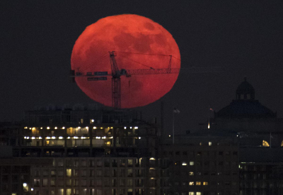 La superlune vue dans le ciel de Washington