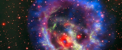 Halo de gaz lumineux autour d'une étoile morte dans le système 1E 0102.2-7219 du petit nuage de Magellan