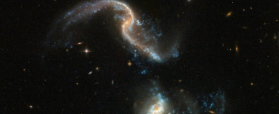 ARP 256 et ses deux galaxies en collision