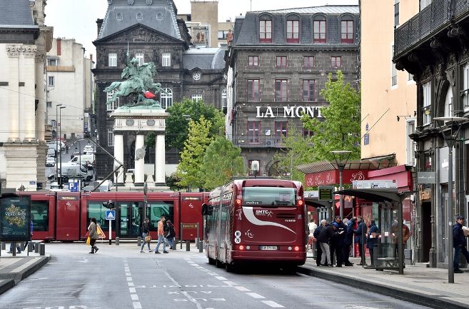 Clermont Ferrand Transports En Commun Bus Et Tramway