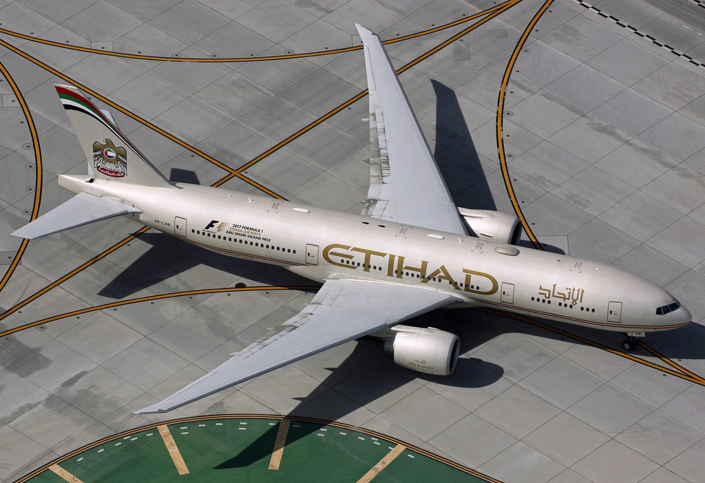 b-777_62.jpg